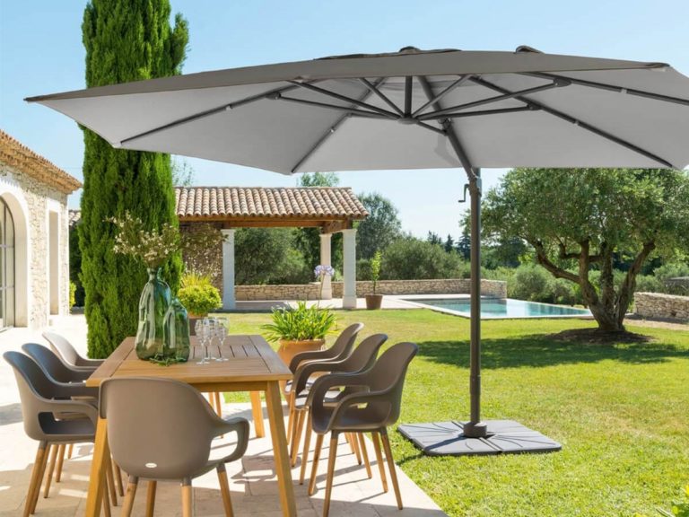 table de jardin avec parasol pour terrasse extérieure